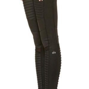 ALO Yoga Extreme High-Waist Moto Legging Size M